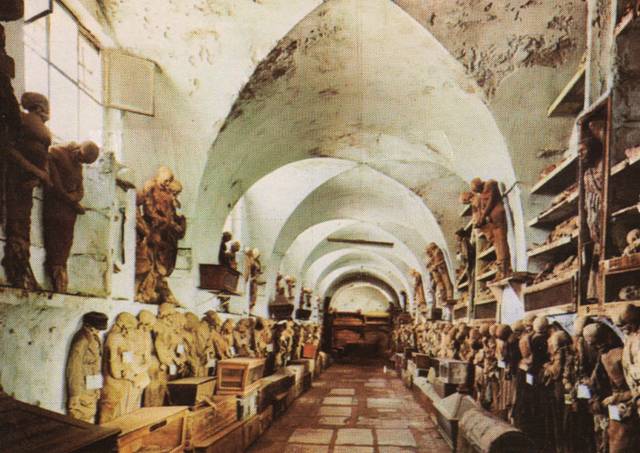 Retour A Palerme Catacombe Dei Capuccini La Ziza Carnets De Voyage Et Notes De Lectures De Miriam